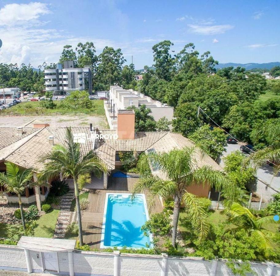 Pousada Esquina Do Atlantico Sul Tubarao Luaran gambar